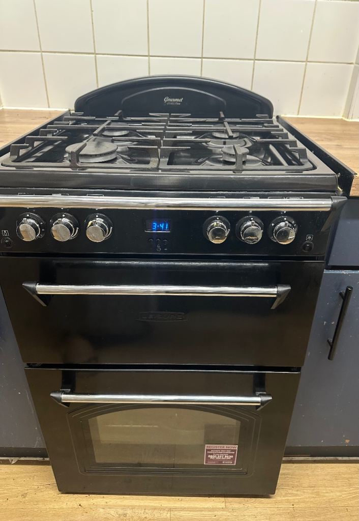 Leisure Cooker Gourmet Double Oven | 4 Burner Gas | Best offer accepted 
