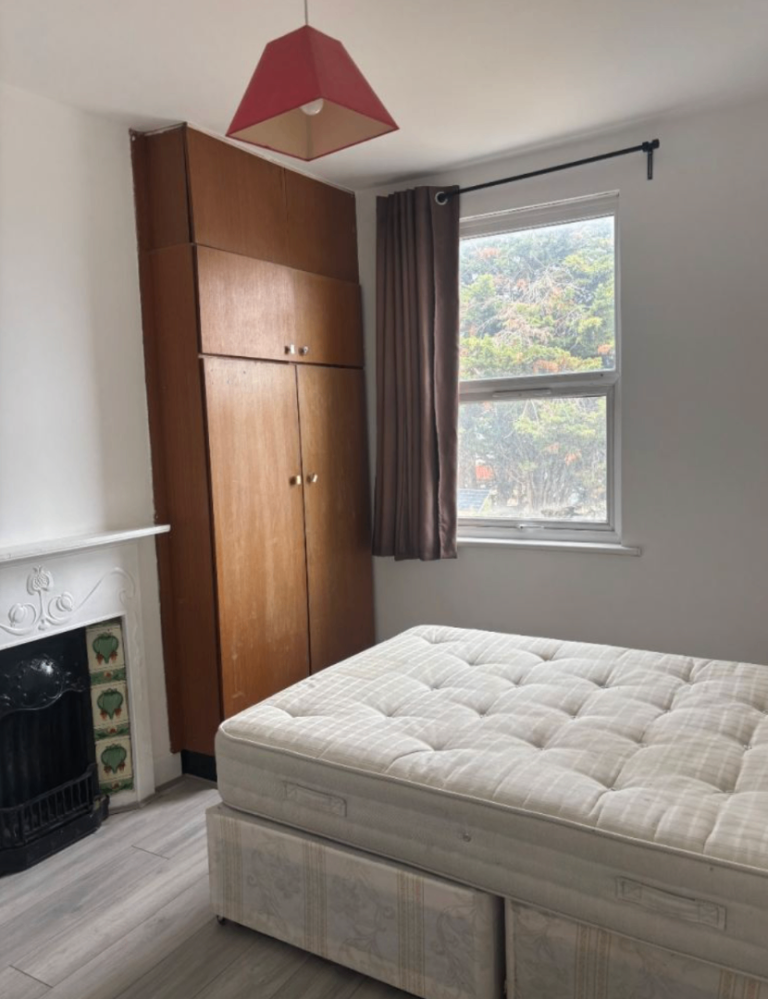 Modern 4-Bedroom House | Renovated | Fitted Kitchen | Parking | Linden Avenue, Wembley, London-HA9