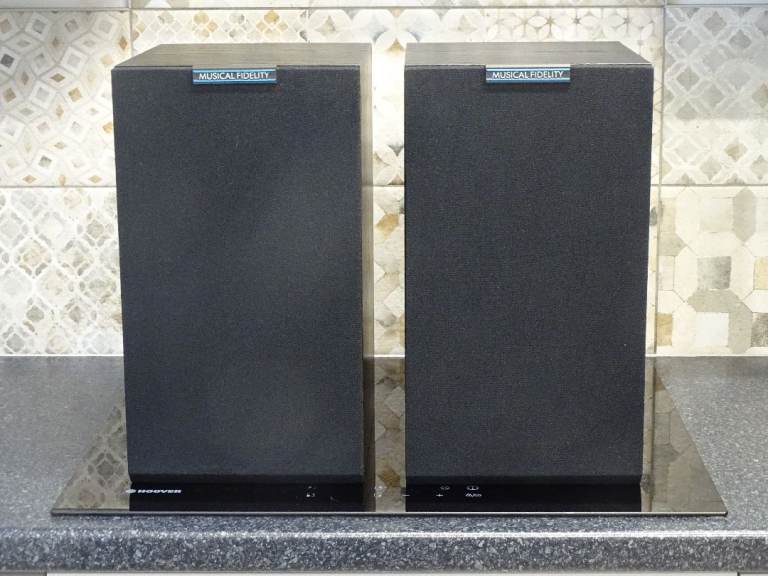 MUSICAL FIDELITY MC.1 STAND / BOOKSHELF SPEAKERS