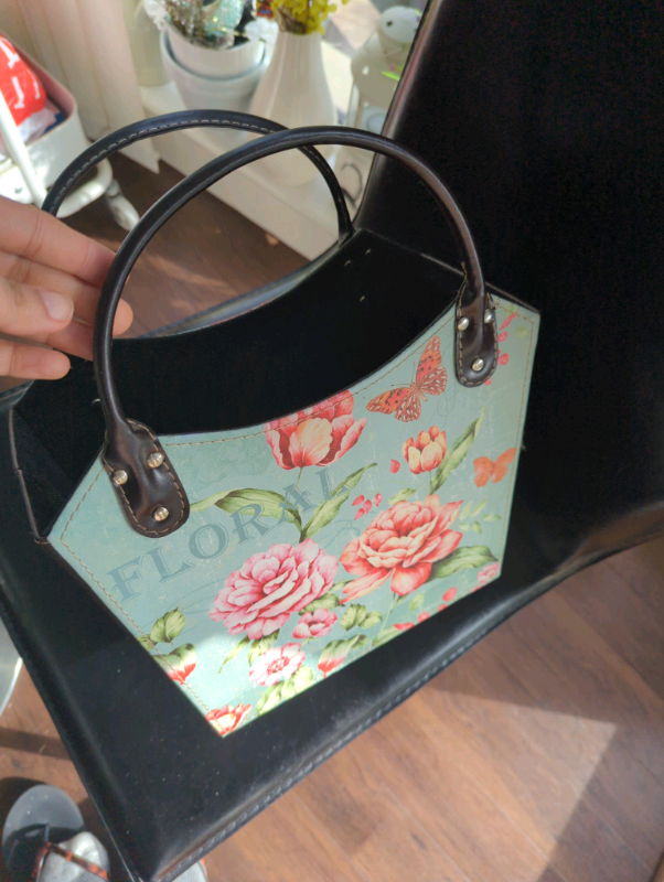 Floral hand bag