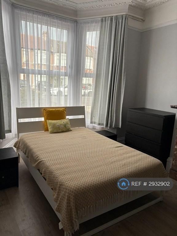 1 bedroom in Kingswood Road, Goodmayes, IG3 (#2932902)