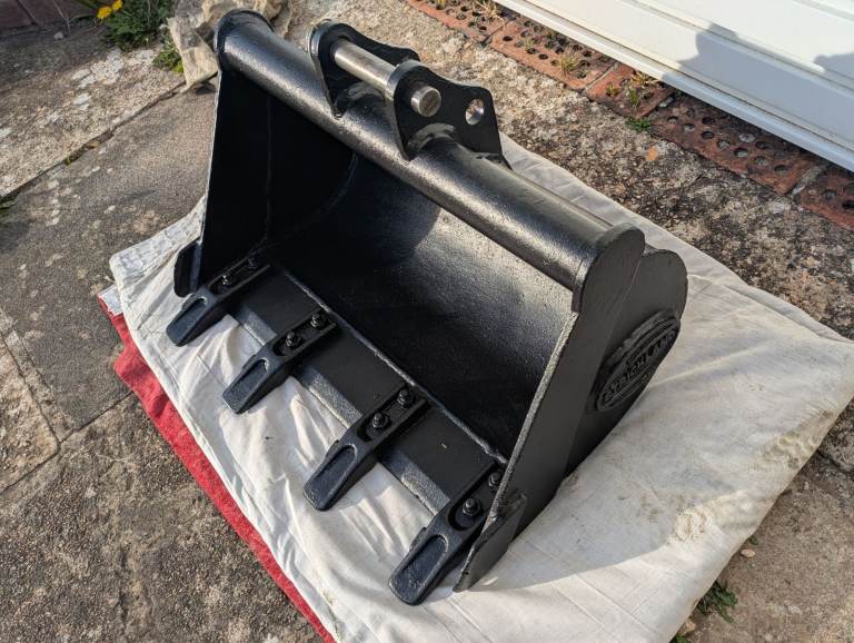 MICRO DIGGER BUCKET 600mm - 25mm pins, KUBOTA, JCB, BOBCAT