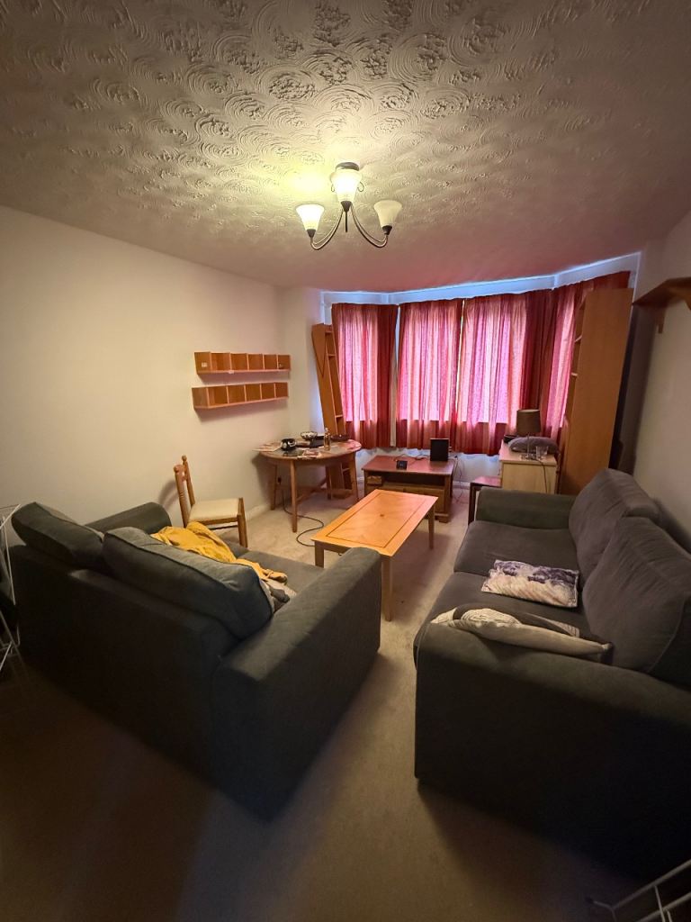 Bright Room on Dorset Place (Next to Fountainpark) – Move In ASAP