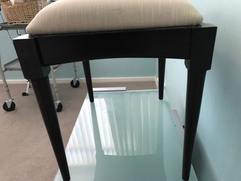 Wooden Dressing Table Stool with Cream Upholstered Seat – Good Condition