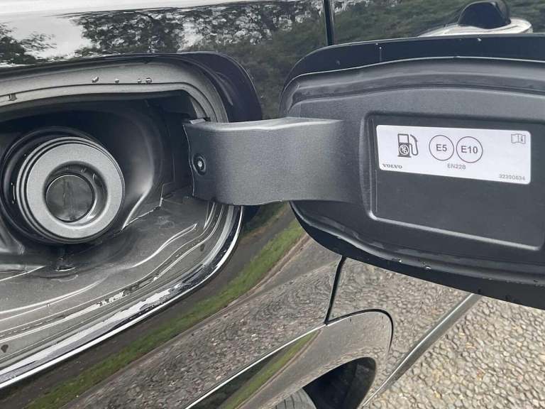 2025 Volvo XC90 Ultra, T8 AWD Plug-in hybrid, Electric/Petrol, Bright, 7 Seats ESTATE Petrol/Elec...