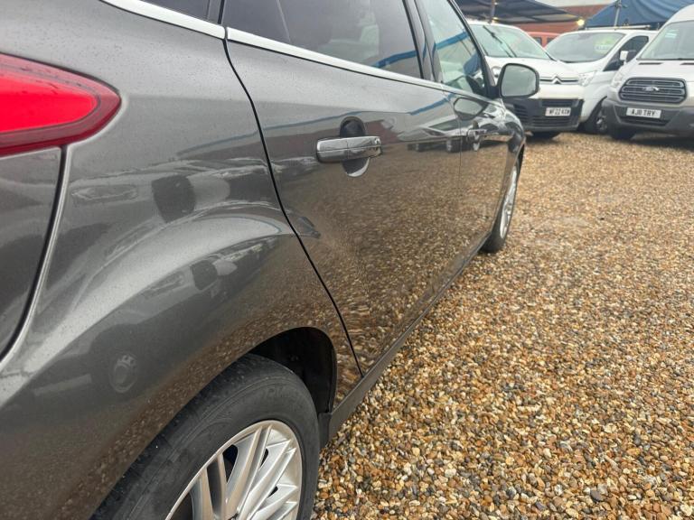 2017 Ford Focus 1.0 EcoBoost 125 Zetec Edition 5dr HATCHBACK PETROL Manual