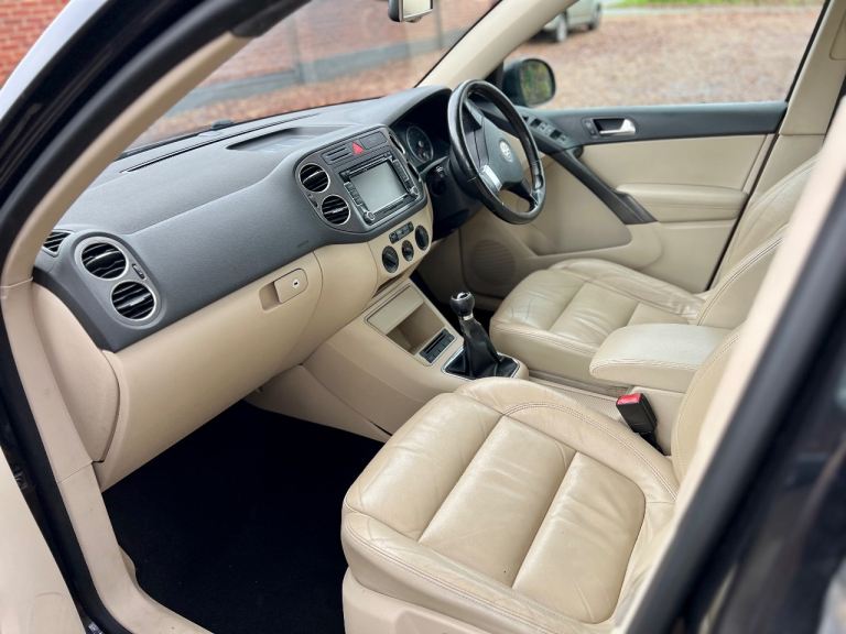 Volkswagen, TIGUAN, Estate, 2009, Manual, 1968 (cc), 5 doors