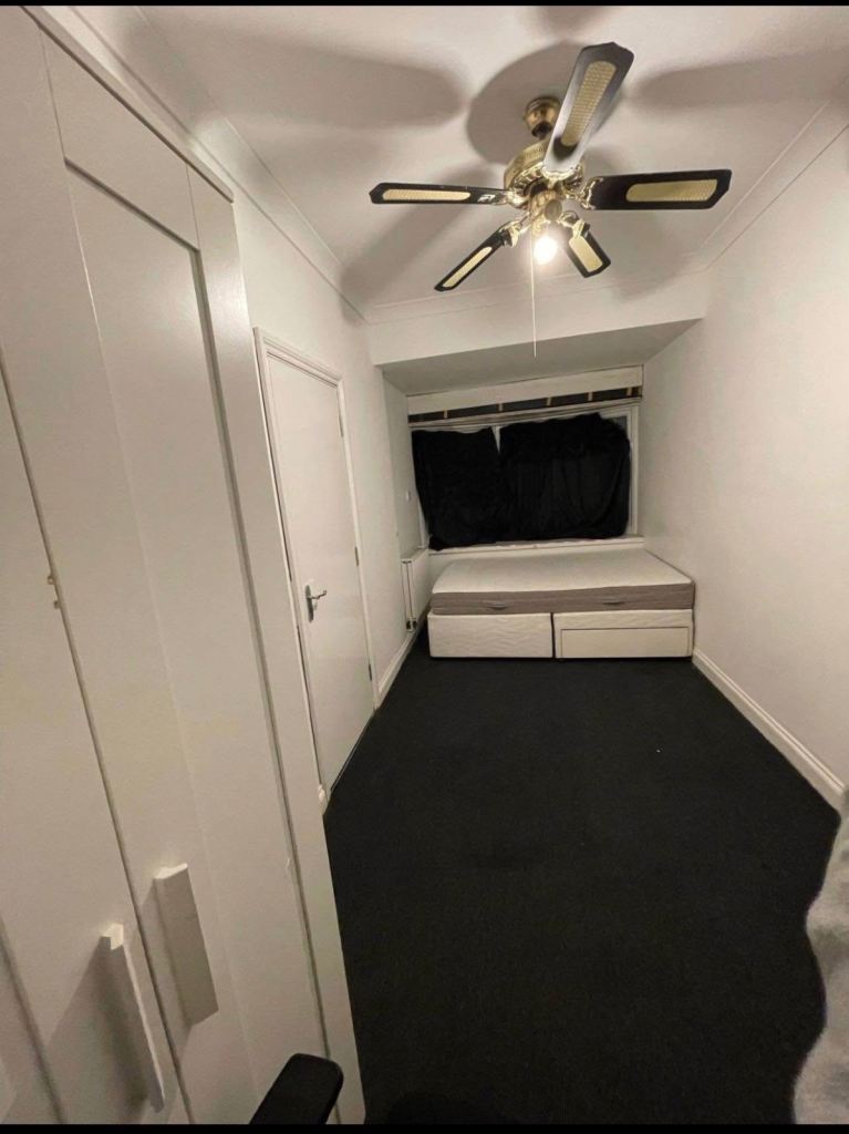 Room available for rent 