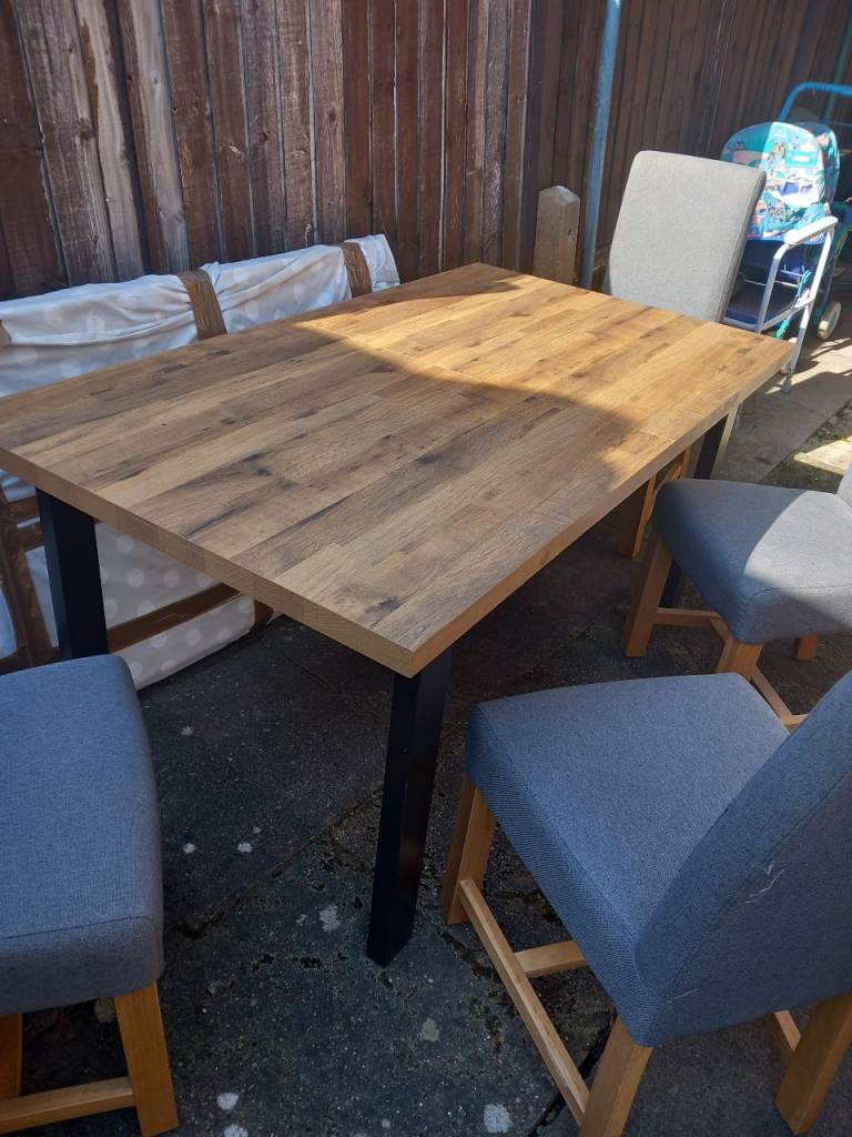 Next Bronx Dining Table & Chairs