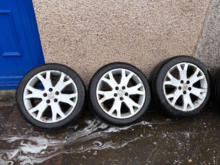 Vauxhall Zafira Gsi 17” alloys with tyres