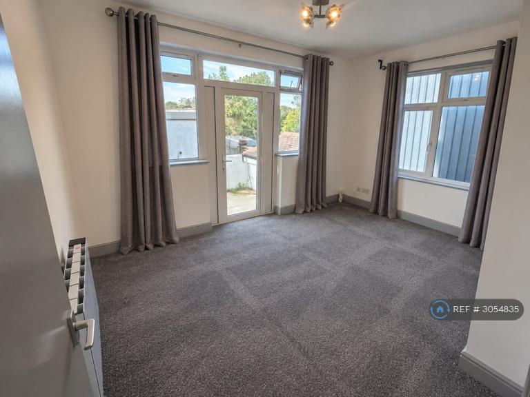 1 bedroom flat in Leaves Green Road, Keston, BR2 (1 bed) (#3054835)