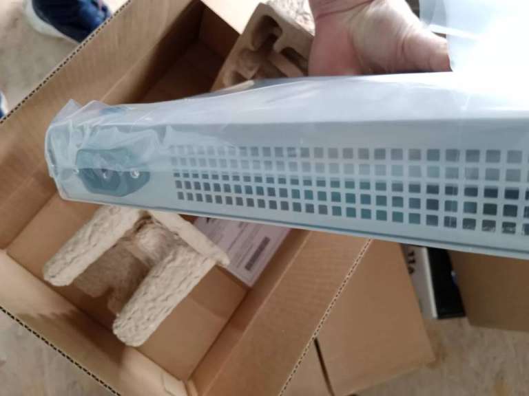 BNIB Allied Telesis AT-GS910/16 16-Port Gigabit Switch 10/100/1000T Unmanaged