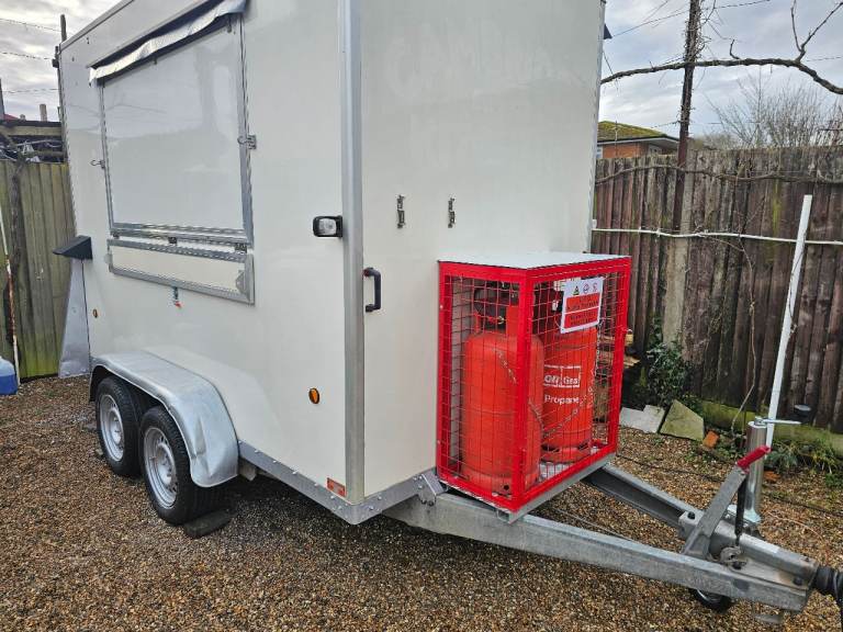 Catering food trailer with electric and gas certificate 
