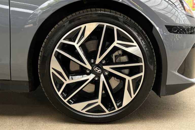 2024 Hyundai IONIQ 6 77.4kWh Premium Saloon 4dr Electric Auto (228 ps) Saloon Electric Automatic