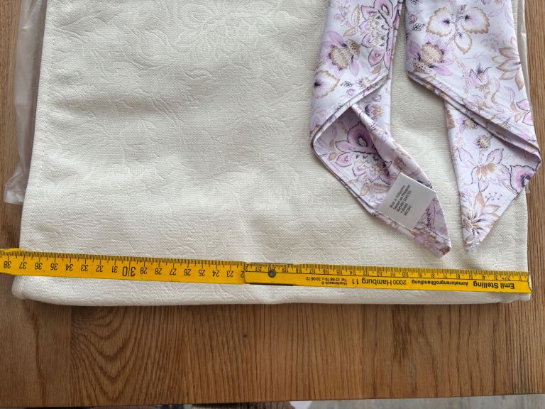 Victoria's Secret limited edition tote bag with mini shawl new with tag