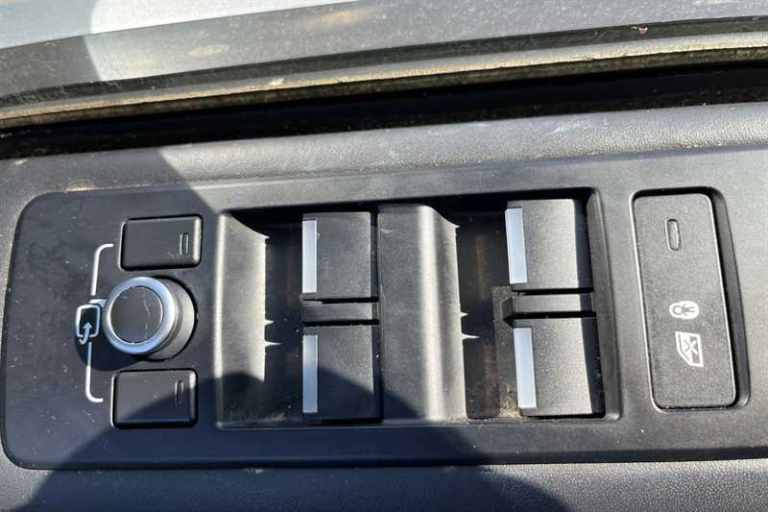 2018 Land Rover Discovery 3.0 TD V6 HSE Luxury SUV 5dr Diesel Auto 4WD Euro 6 (s/s) (258 ps) SUV ...