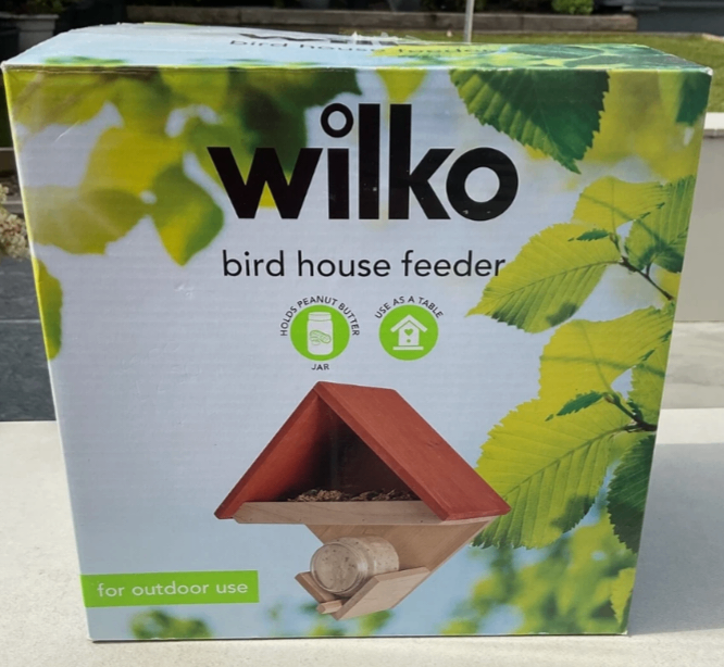 New Wilko Small Wooden bird feeder house