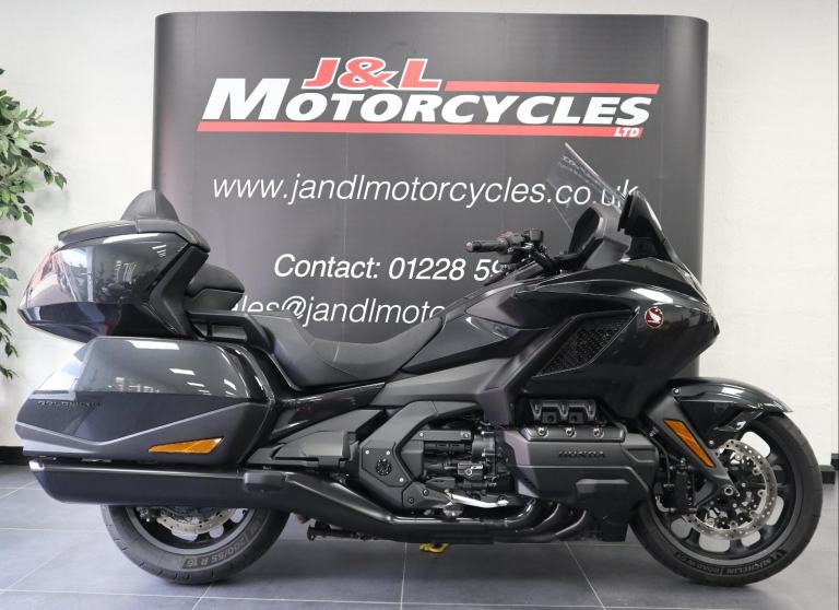 Honda GL 1800 N Tour.