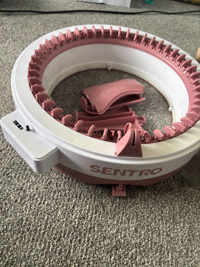 Sentro knitting machine