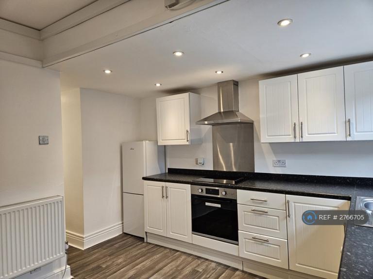 1 bedroom flat in Outram Street, Darlington, DL3 (1 bed) (#2766705)