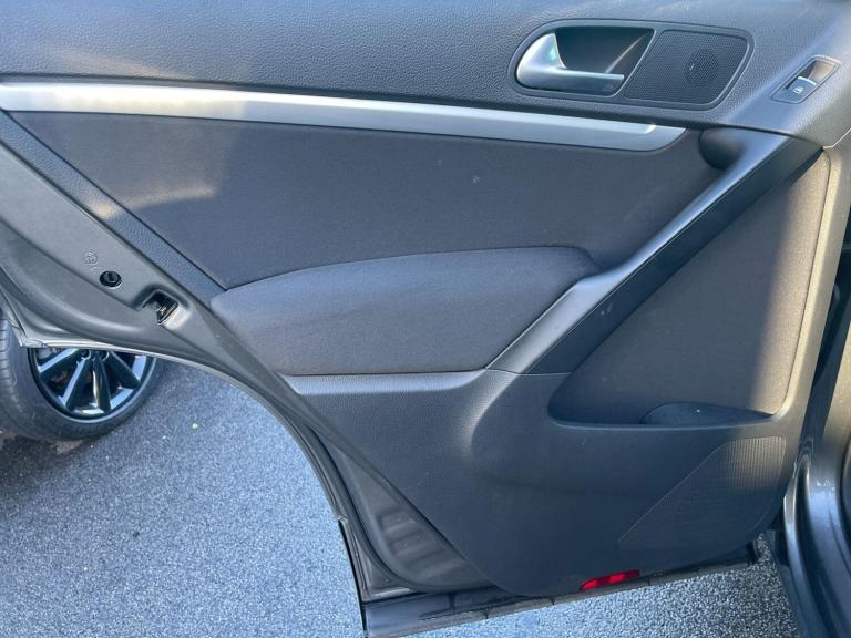 2016 Volkswagen Tiguan 2.0 TDI BlueMotion Tech Match Edition DSG 4WD Euro 6 (s/s) 5dr ESTATE Dies...