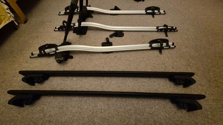 3 Thule bike carriers and roof rack