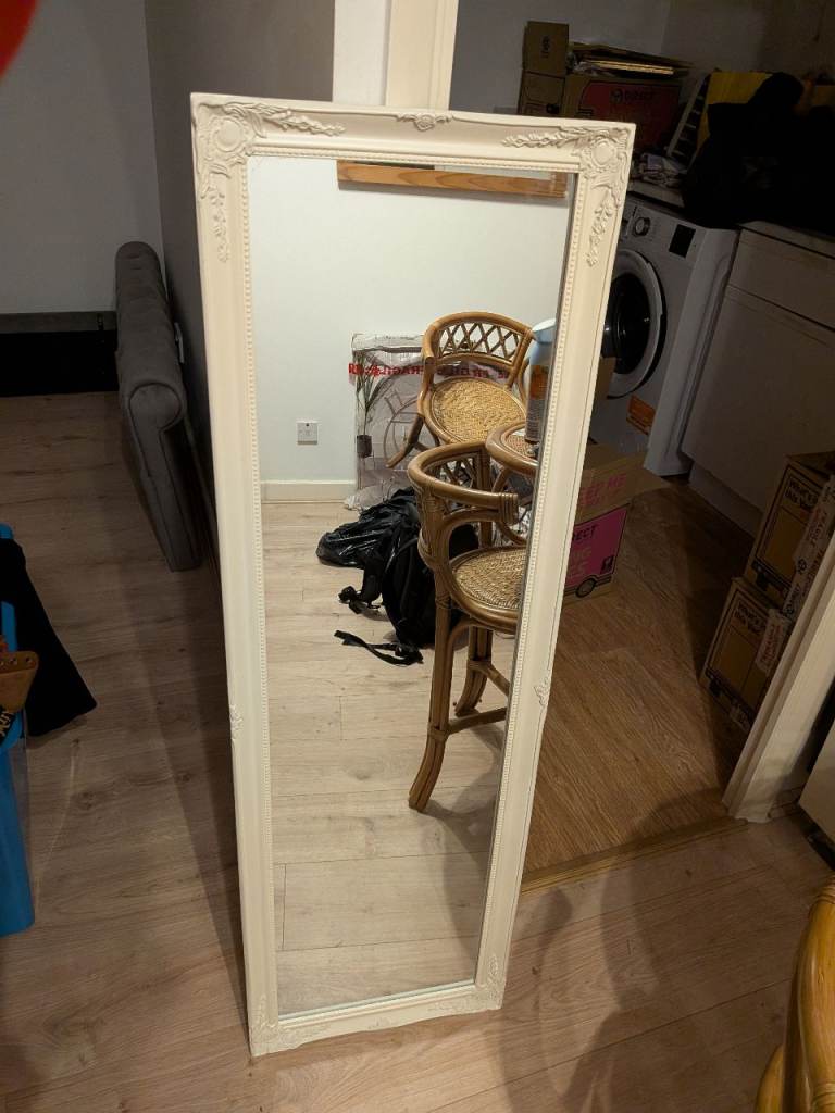 £20 Mirror: Elegant Period Regal Style: Excellent condition 