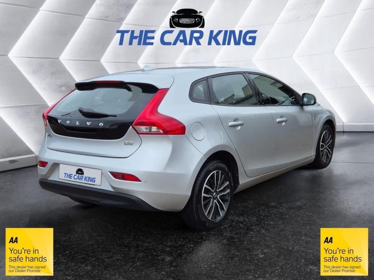 2018 Volvo V40 2.0 D2 Momentum Nav Plus Euro 6 (s/s) 5dr HATCHBACK Diesel Manual