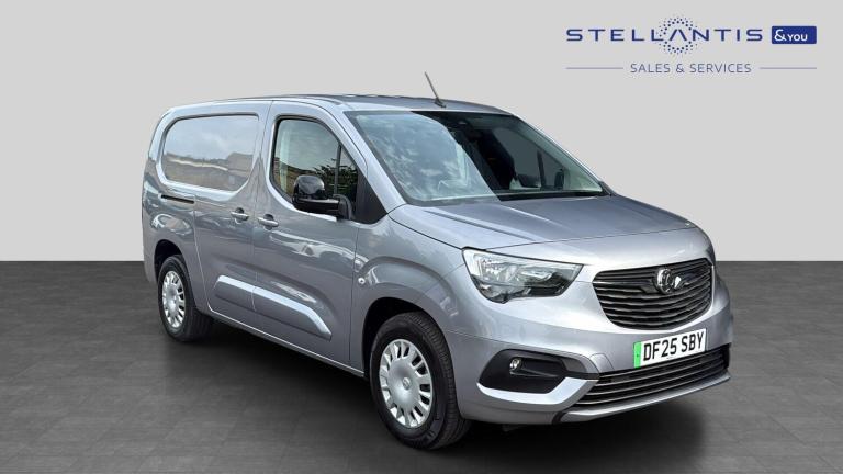 2025 Vauxhall Combo Electric 2300 50kWh Pro Panel Van 6dr Electric Auto L2 (7.4kW Charger) (136 p...