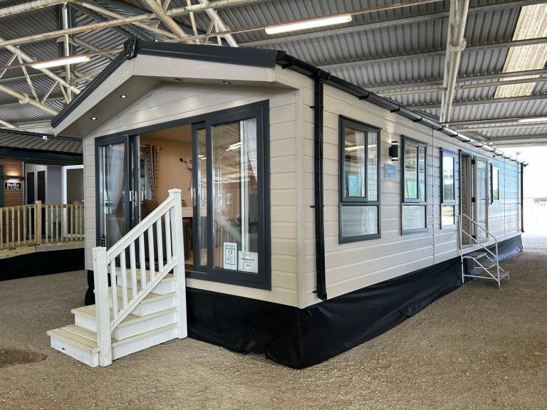 SUPERIOR DELUXE LODGE 40X14 • HIGH SPEC • 2 BED • OFF SITE • £63,000