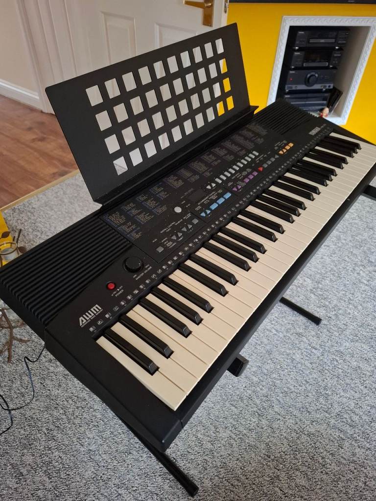 REDUCED - Yamaha PSR-210 Electronic Keyboard