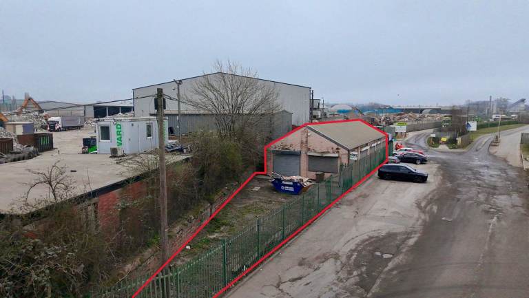 Warehouse To Rent in Ilkleston - Motor Trade Welcome