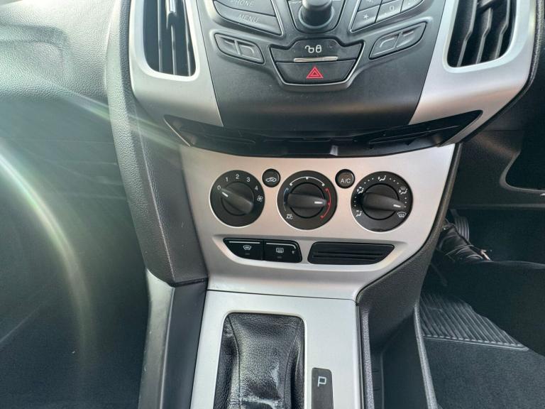 2013 Ford Focus 1.6 125 Zetec 5dr Powershift HATCHBACK Petrol Automatic