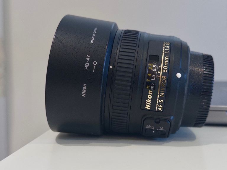Nikon AF-S Nikkor 50mm f/1.8G Lens with Hood and front and rear caps