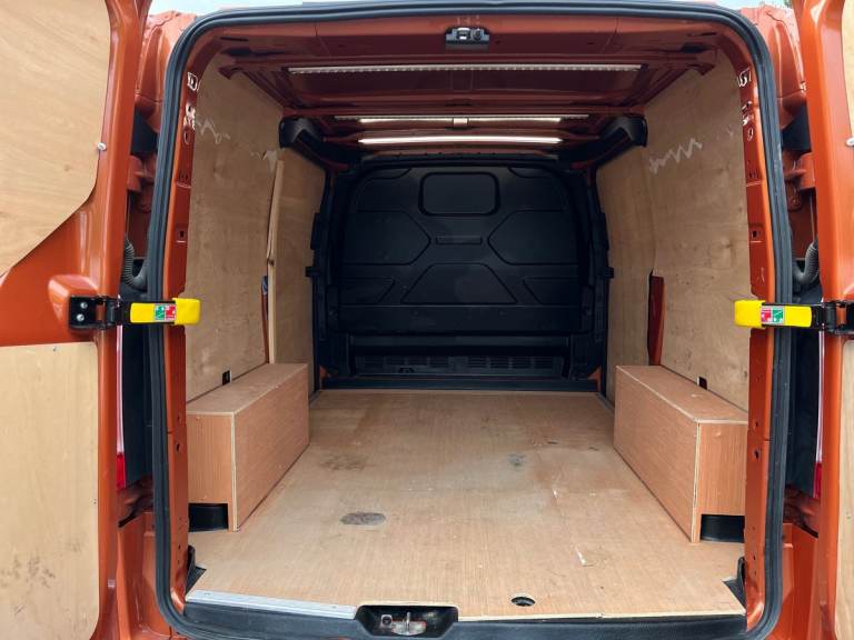 2023 Ford Transit Custom 2.0 EcoBlue 170ps Low Roof Limited Van Van DIESEL Manual