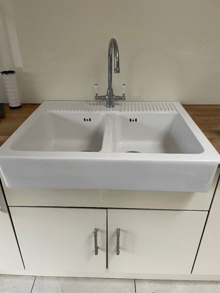 Kitchen Belfast Sink with tap