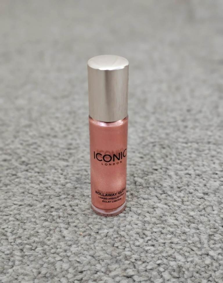 Iconic Rollaway Glow liquid highlight