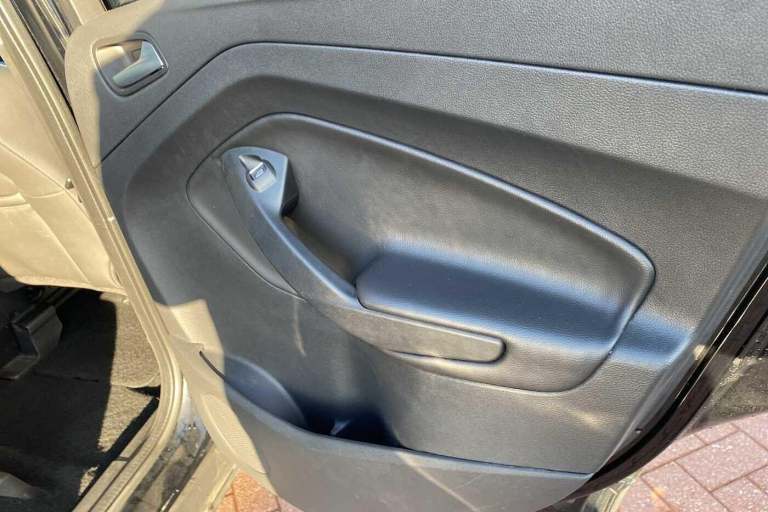 2017 Ford Kuga 2.0 TDCi Titanium (150 PS) 5-Door MPV HATCHBACK Diesel Manual