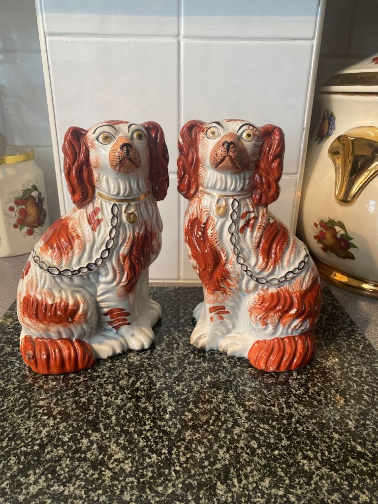 Vintage pair of mantle piece Staffordshire wally spaniel dogs 