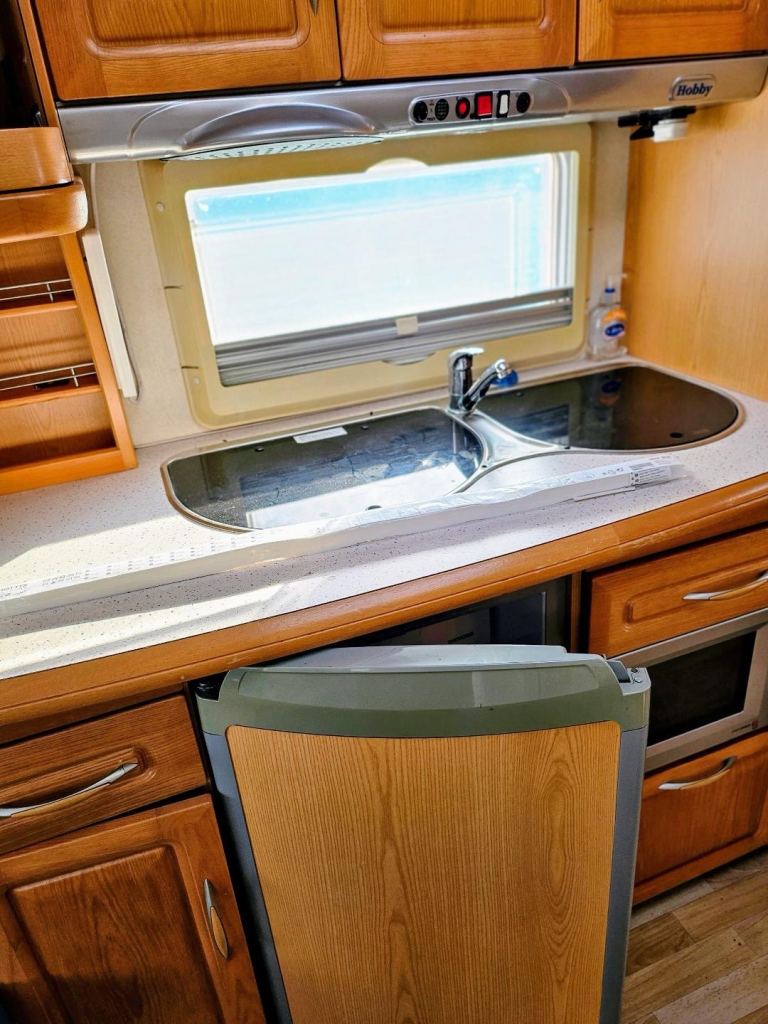 HOBBY CARAVAN 560 2004