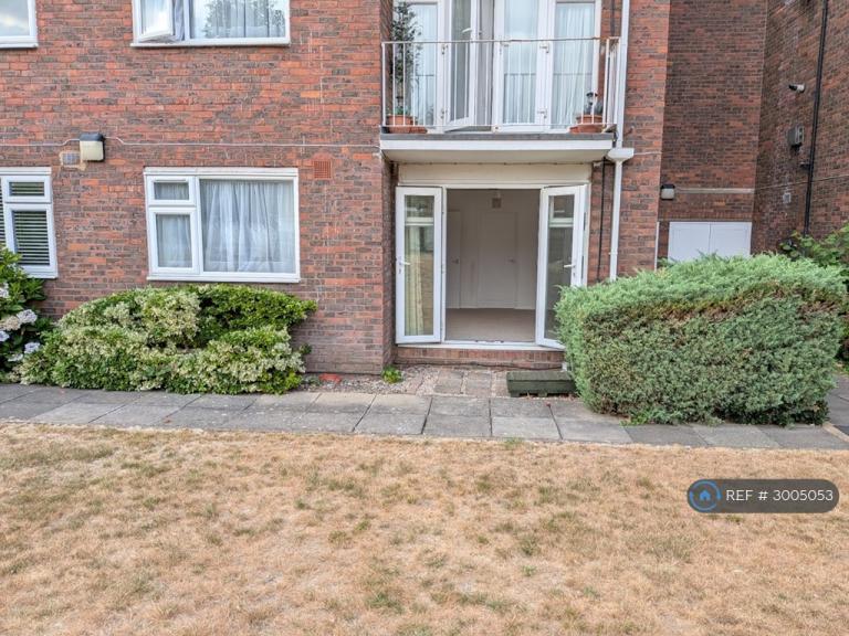 1 bedroom flat in Foxgrove Road, Beckenham, BR3 (1 bed) (#3005053)