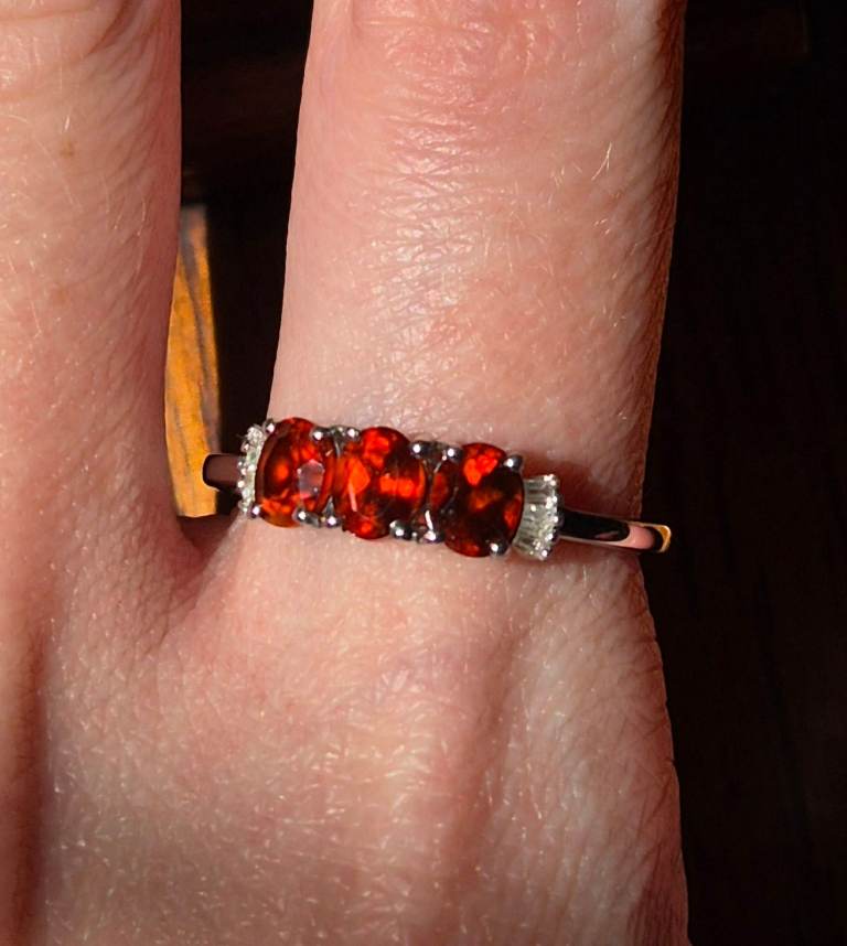 NEW 925 silver, garnet and natural diamond ring