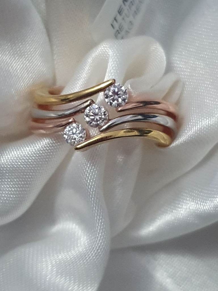 Womans size L ring Mossanite stone rosegold gold Overlay silver 925 brand new 