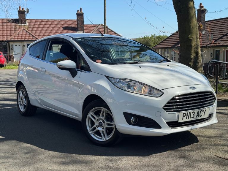 Ford, FIESTA, Hatchback, 2013, Manual, 1241 (cc), 3 doors
