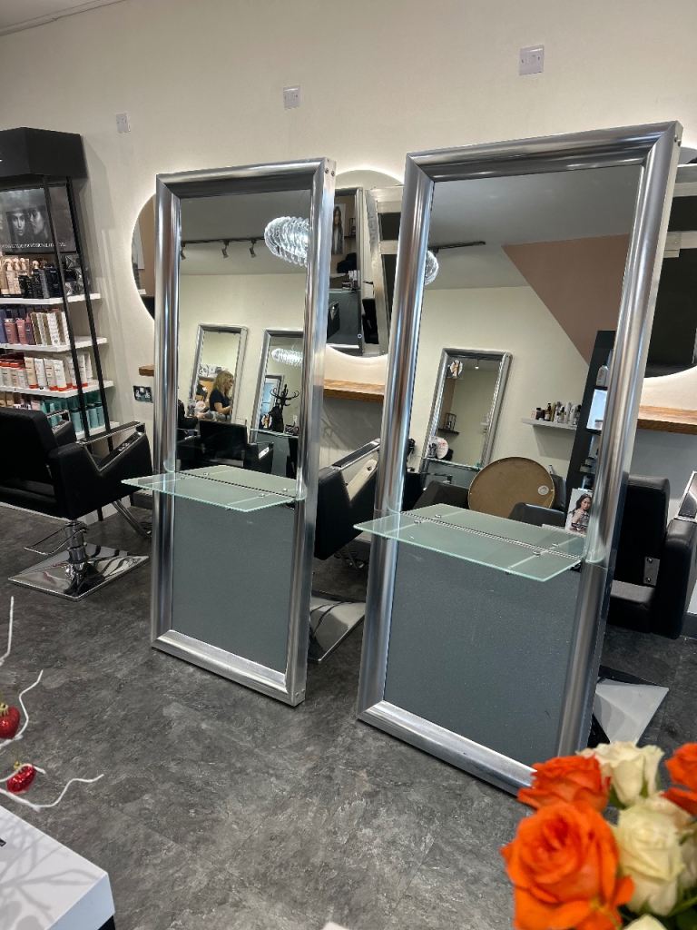 Professional Salon Styling Mirror With Glass Shelf