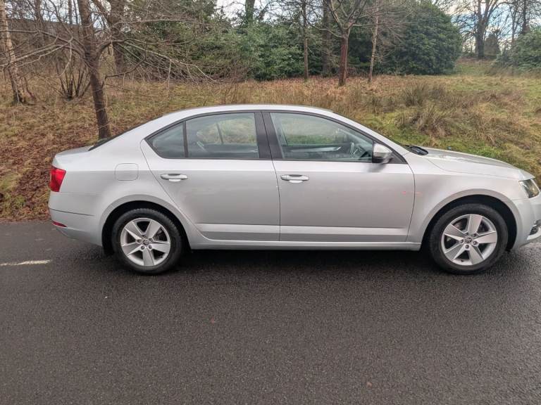 Skoda OCTAVIA, Hatchback, 2018, Semi-Auto, 999 (cc), 5 doors