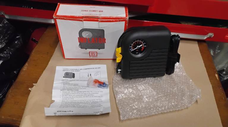 New Boxed 12 volt tyre inflator 