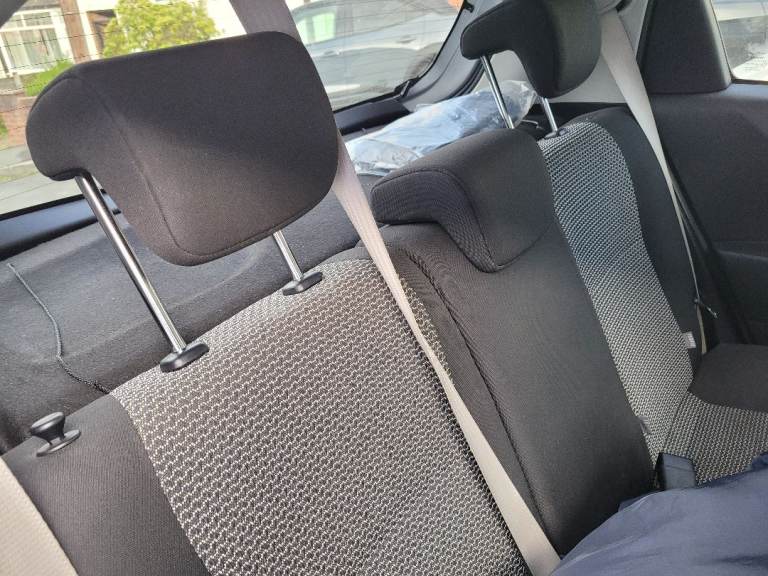 Toyota, YARIS, Hatchback, 2013, Semi-Auto, 1329 (cc), 5 doors