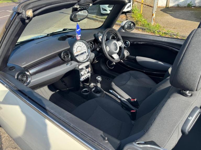 2010 MINI Convertible 1.6 Cooper Euro 4 2dr CONVERTIBLE Petrol Manual