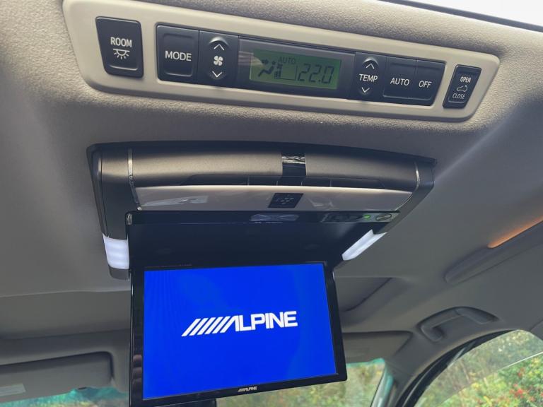 TOYOTA ALPHARD 2.4 2012